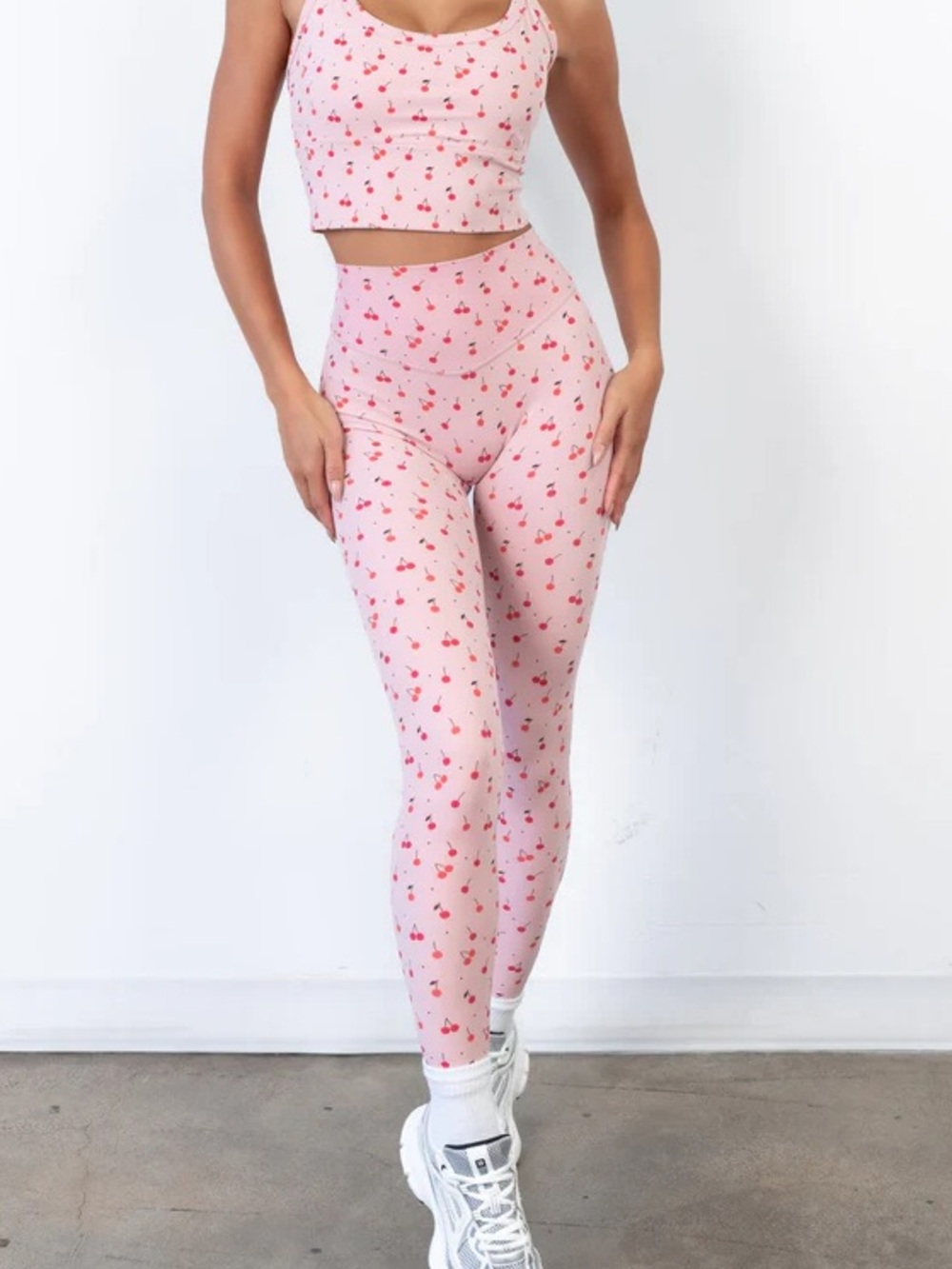 Vitality Cherry Leggings 27" Size medium